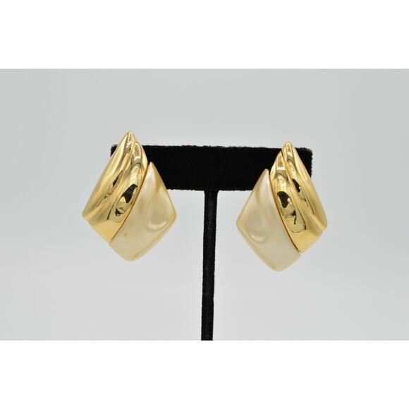 Unbranded Jewelry - Vintage Statement Clip On Earrings Gold White Frosted Pearl Chunky 1.5" 1980s 9G